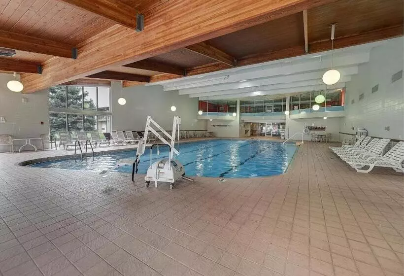 Eastland Suites Extended Stay Hotel & Conference Center Urbana