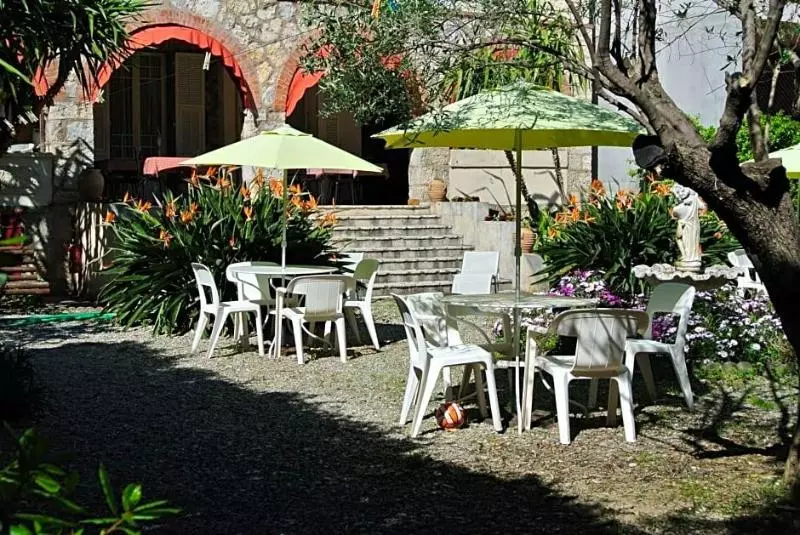 Hotelli Hôtel Castel Mistral