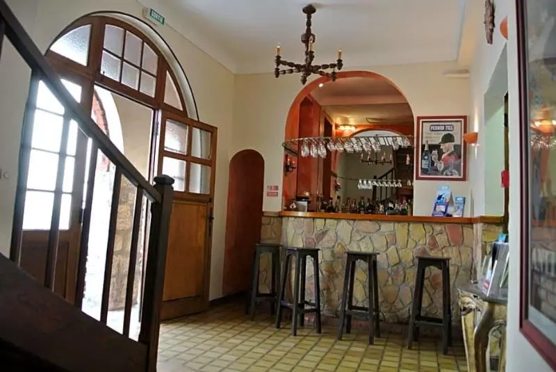Hotelli Hôtel Castel Mistral