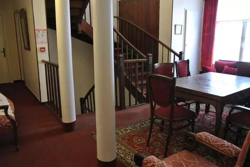 Hotelli Hôtel Castel Mistral