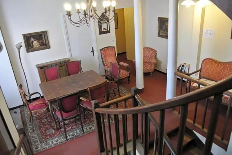 Hotelli Hôtel Castel Mistral