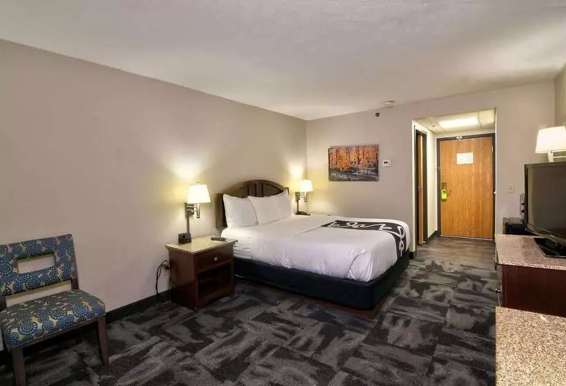 هتل La Quinta By Wyndham Springfield South