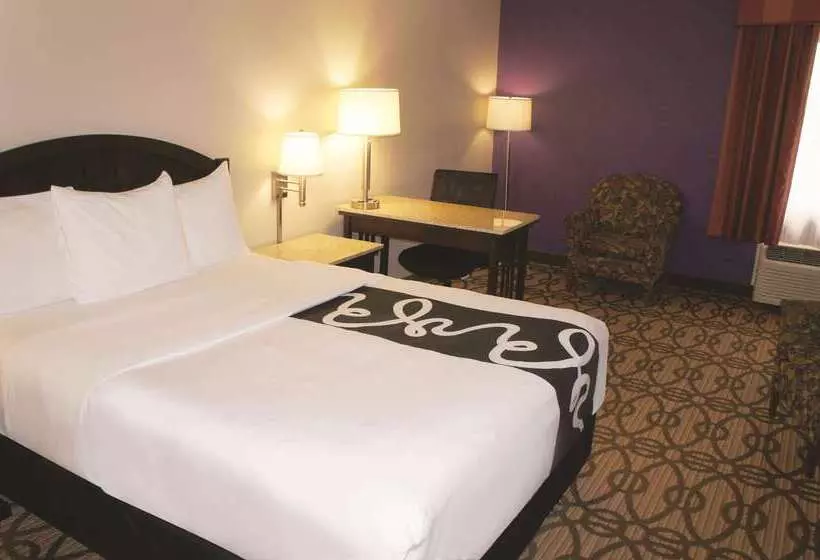 هتل La Quinta By Wyndham Springfield South