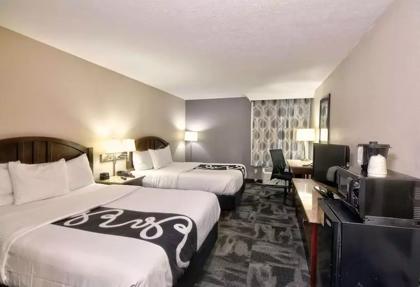 هتل La Quinta By Wyndham Springfield South