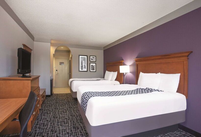 فندق La Quinta Inn & Suites By Wyndham Jackson Airport
