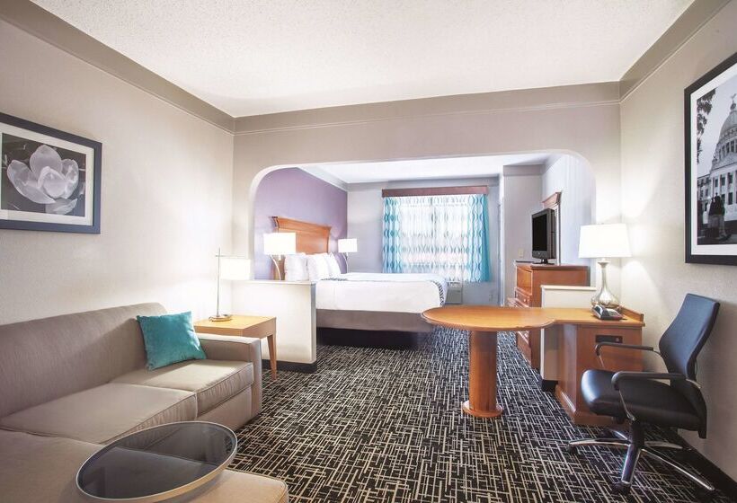 فندق La Quinta Inn & Suites By Wyndham Jackson Airport