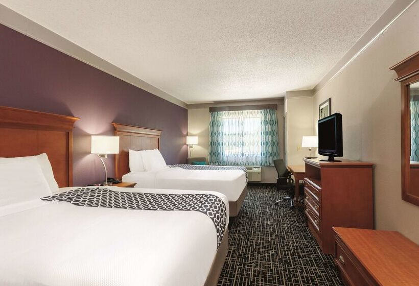 فندق La Quinta Inn & Suites By Wyndham Jackson Airport