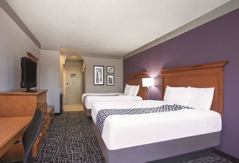 فندق La Quinta Inn & Suites By Wyndham Jackson Airport
