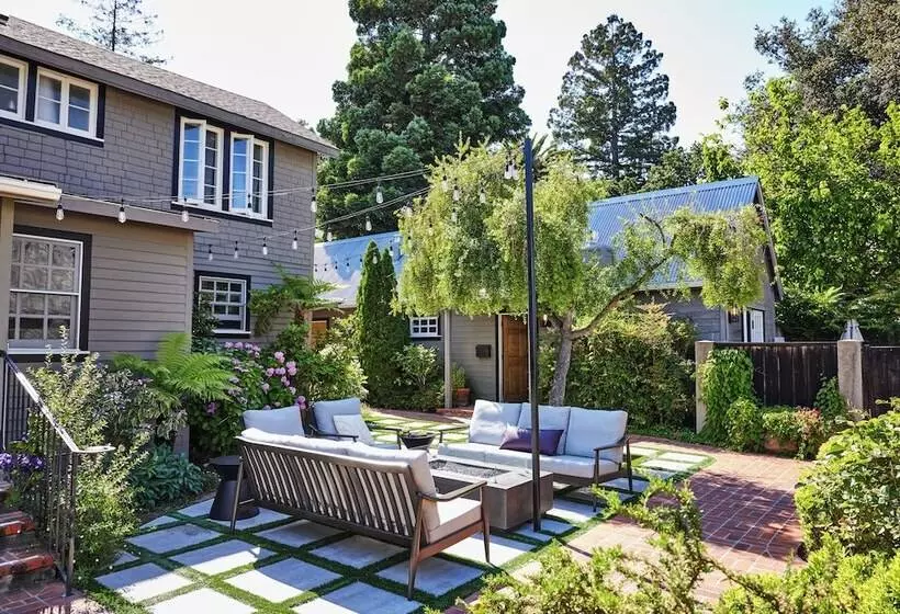 Отель Lavender, A Four Sisters Inn