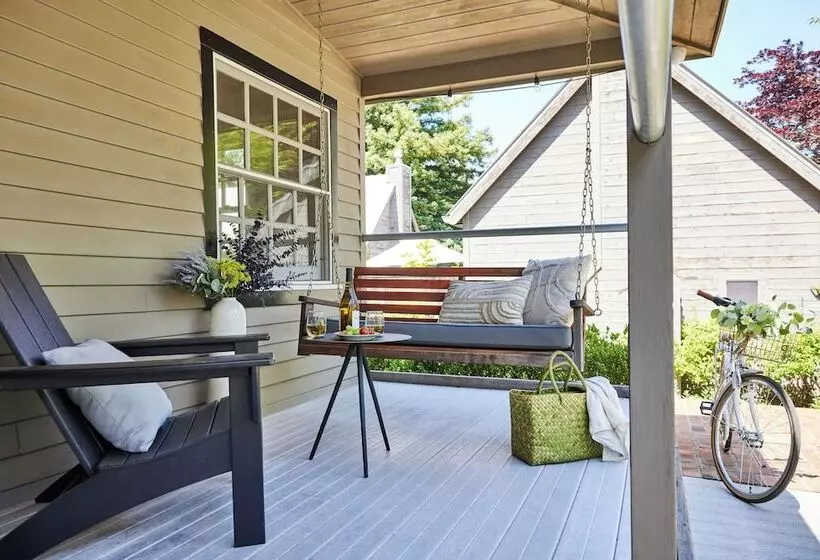 Отель Lavender, A Four Sisters Inn