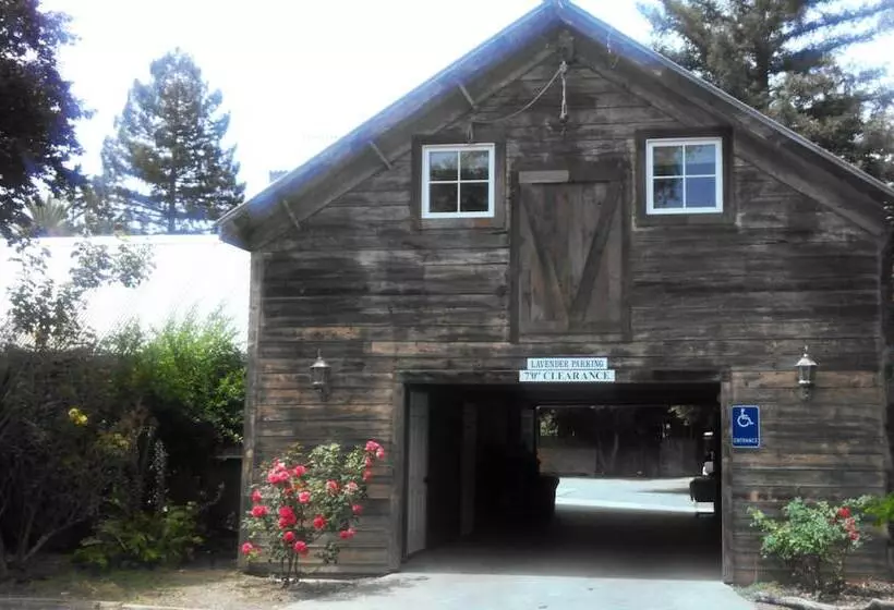 Отель Lavender, A Four Sisters Inn