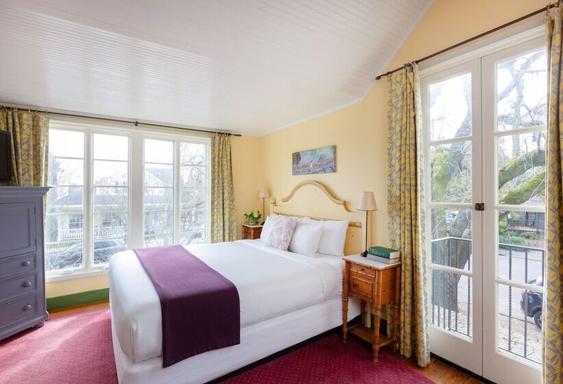 فندق Lavender, A Four Sisters Inn