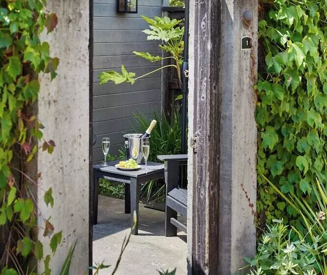 Отель Lavender, A Four Sisters Inn