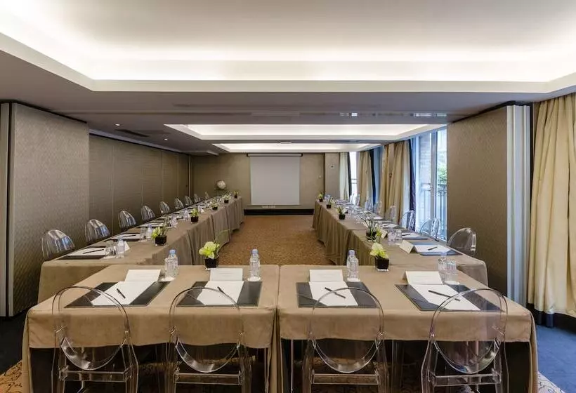 هتل Les Jardins Du Marais