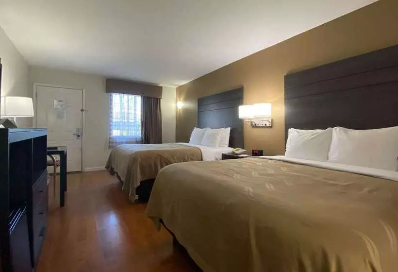 هتل Quality Inn Branson  Hwy 76 Central