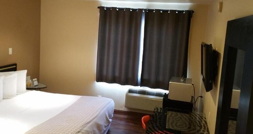 Отель Valued Stay Madison