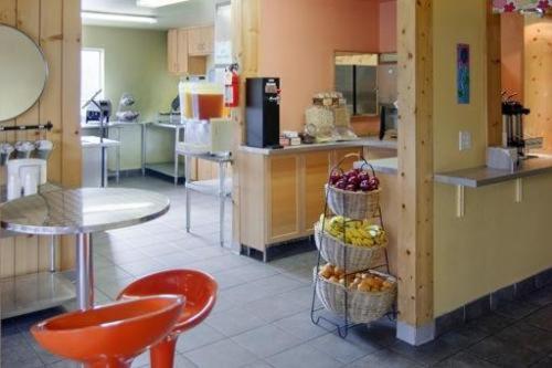 Отель Valued Stay Madison