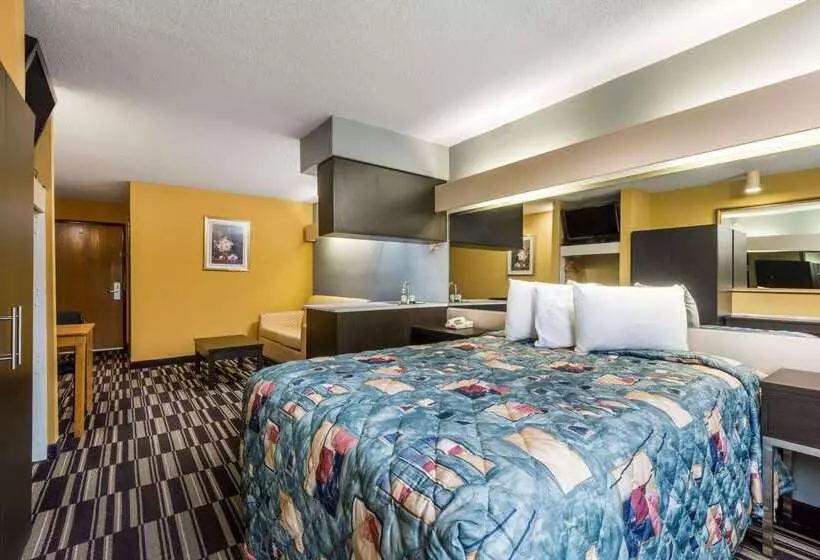 Microtel Inn & Suites By Wyndham Riverside