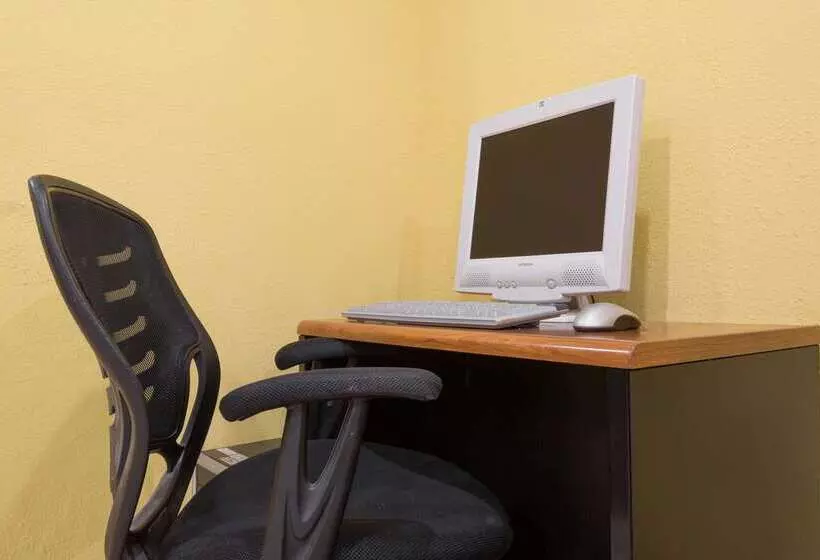 Microtel Inn & Suites By Wyndham Riverside