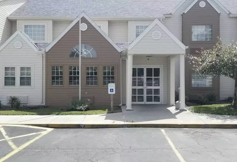 Microtel Inn & Suites By Wyndham Riverside