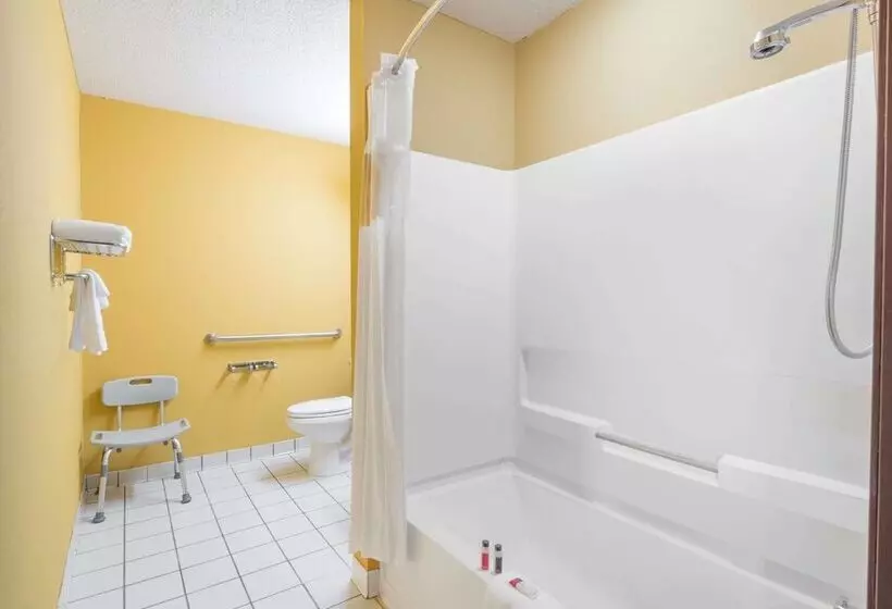 Microtel Inn & Suites By Wyndham Riverside