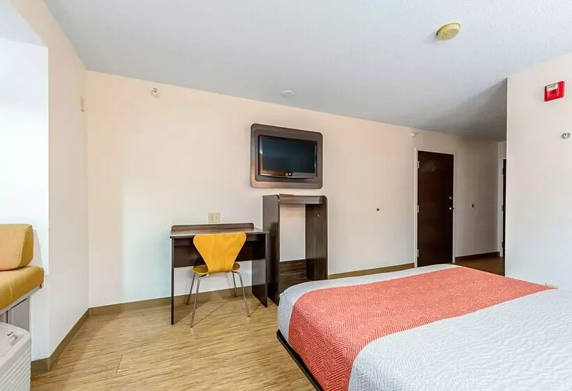 Motel 6 Indianapolis North