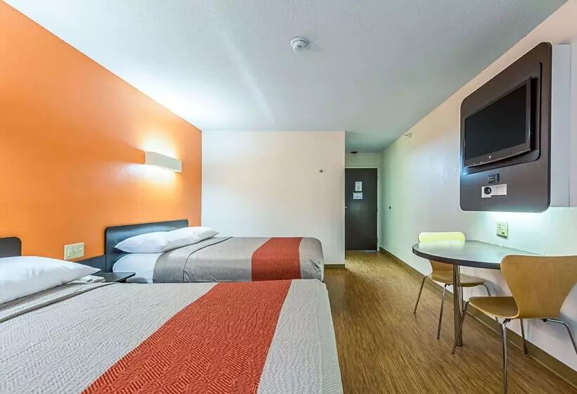 Motel 6 Indianapolis North