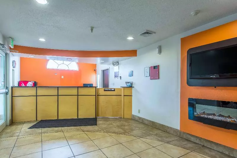 Motel 6 Indianapolis North