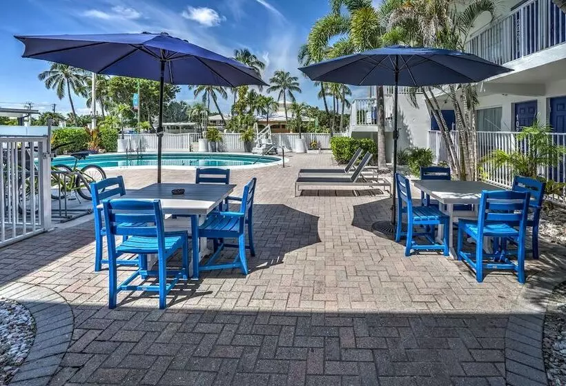 מוטל Blue Strawberry By The Sea