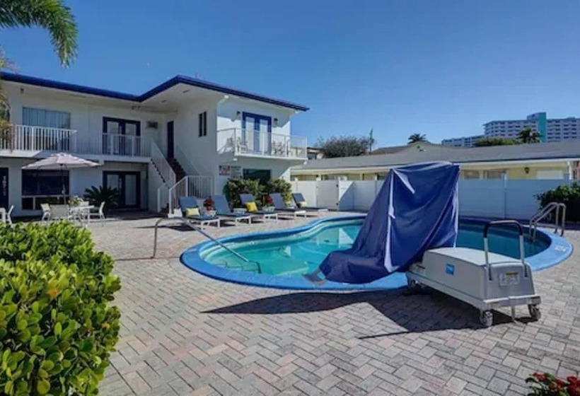 فندق على الطريق Blue Strawberry By The Sea