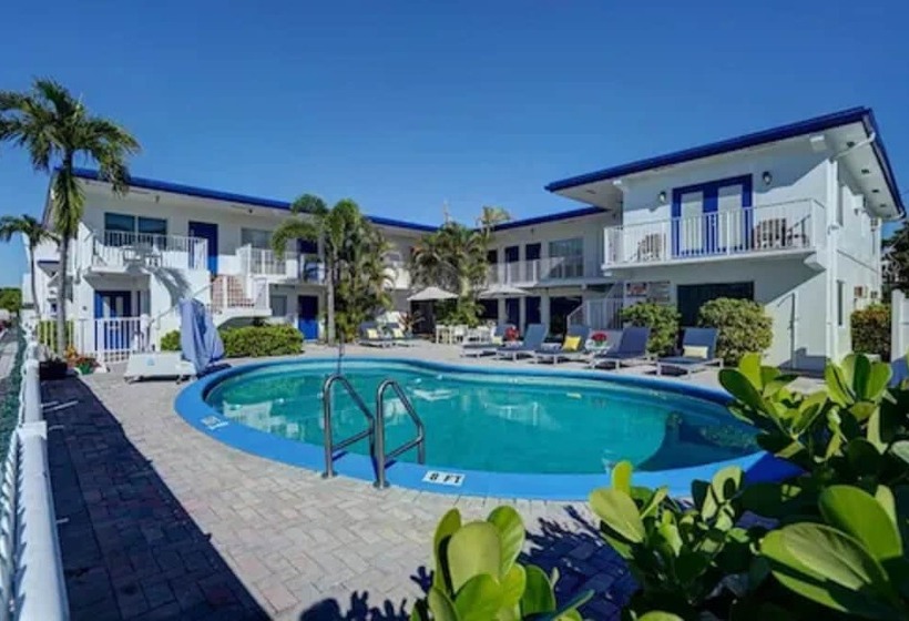 فندق على الطريق Blue Strawberry By The Sea