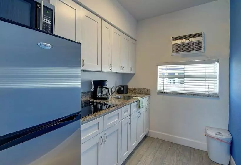 מוטל Blue Strawberry By The Sea