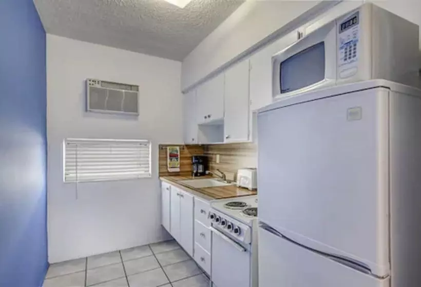 מוטל Blue Strawberry By The Sea