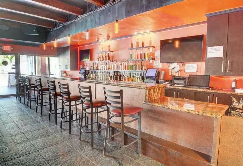 Plantation Inn Hotel And Lounge