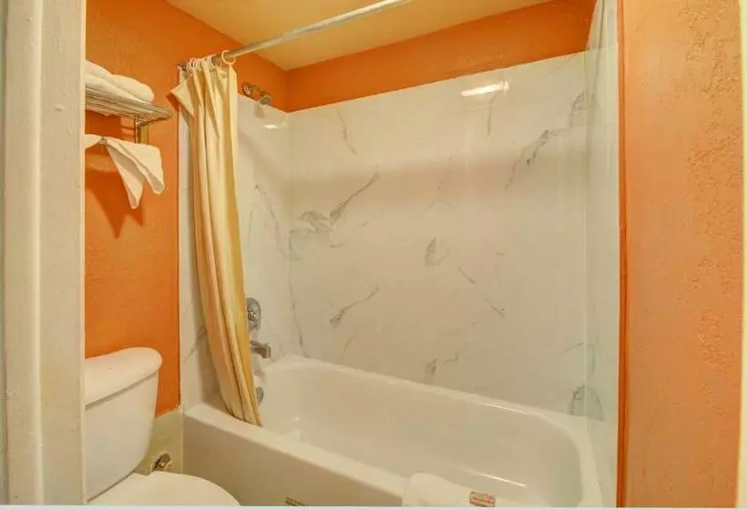 Plantation Inn Hotel And Lounge