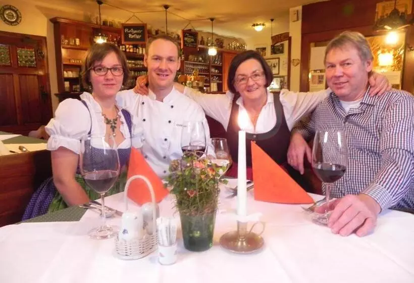 Retkeilymaja Gasthof Grüner Baum