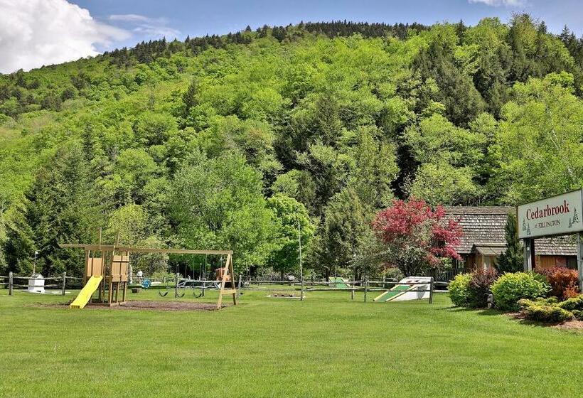 Cedarbrook Hotel Room W/2 Doubles 101