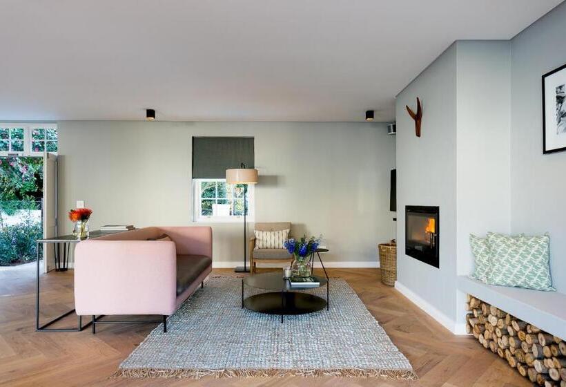 פנסיון Maison Cabrière   Boutique Suites