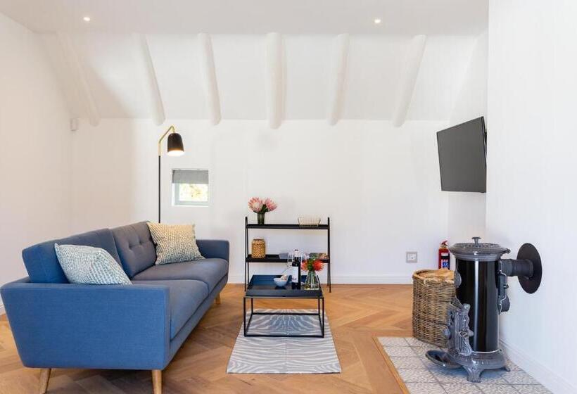 פנסיון Maison Cabrière   Boutique Suites