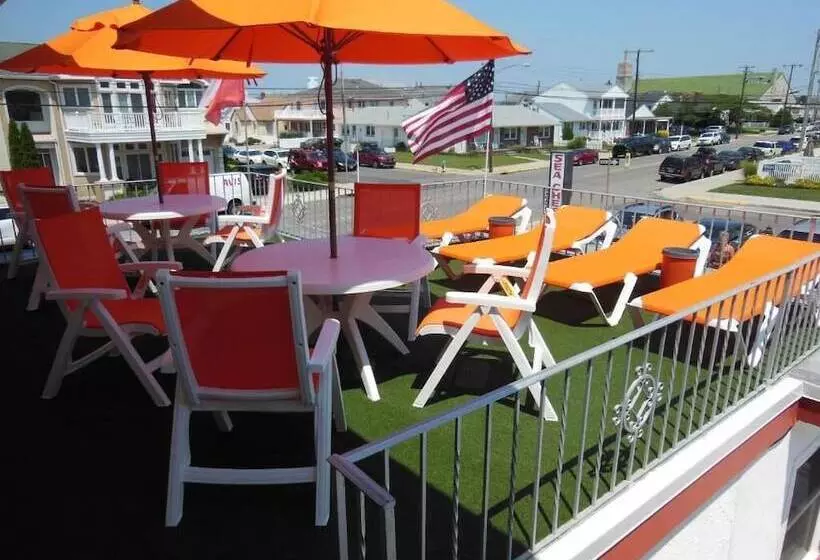 Sea Chest Motel