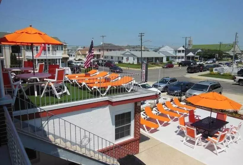 Sea Chest Motel