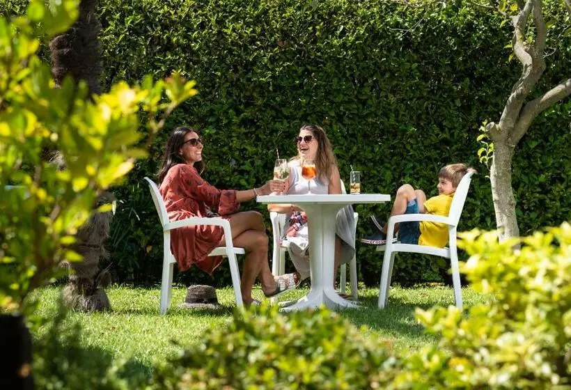 Hotelli Garnì Villa Magnolia