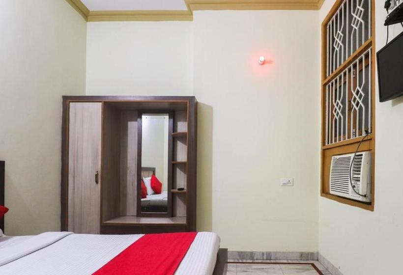 בית מלון כפרי Oyo 67668  Laxmi Palace