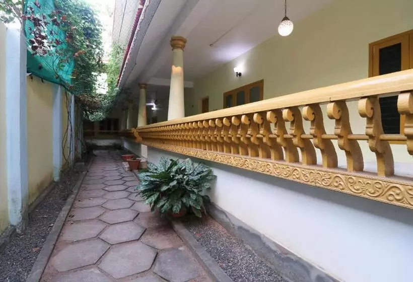 ホテル O Sandhra Apartments