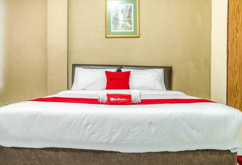 فندق Reddoorz Near Plaza Senayan