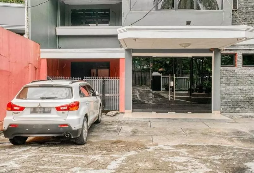 Hotelli Reddoorz Near Plaza Senayan