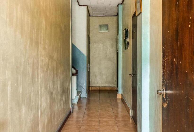 فندق Reddoorz Near Plaza Senayan