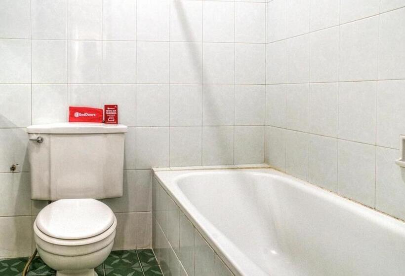 فندق Reddoorz Near Plaza Senayan