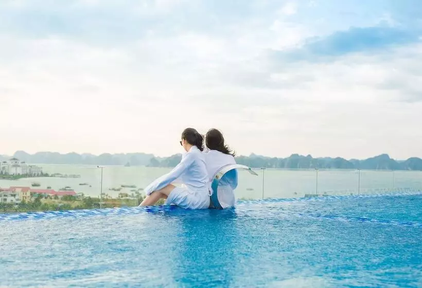 هتل Thai Son Luxury