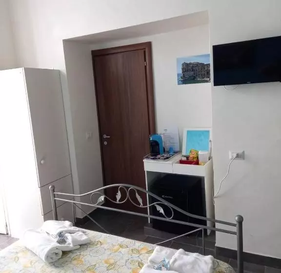 پانسیون Ale Naples Holiday